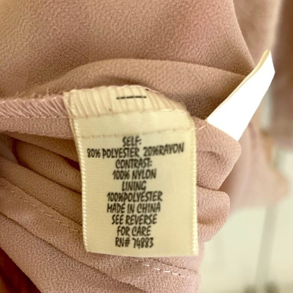 Adiva Beautiful split-back mixed media blouse in antique rose w/lace det… - Picture 6 of 6